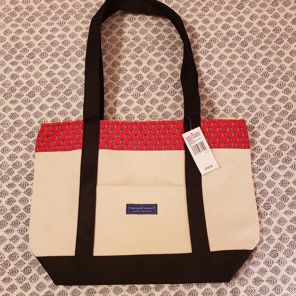 Vineyard Vines Handbags - Vineyard Vines Custom Collection Chicago Blackhawks Classic Tote